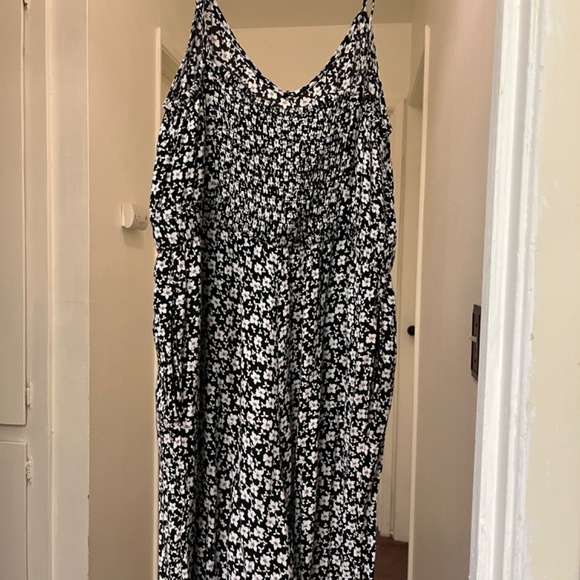 LOFT Floral Jumpsuit - Picture 2 of 4